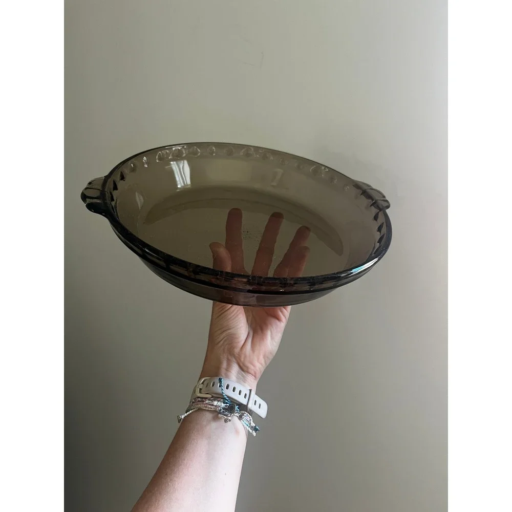 Vintage Pyrex Fireside Smoked Glass Pie Plate Brown 9.5 Inch Scalloped Rim Dish